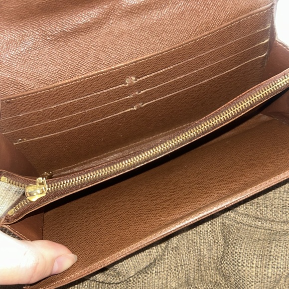 Vintage Louis Vuitton Monogram Etoile Sarah Wallet - Picture 10 of 11